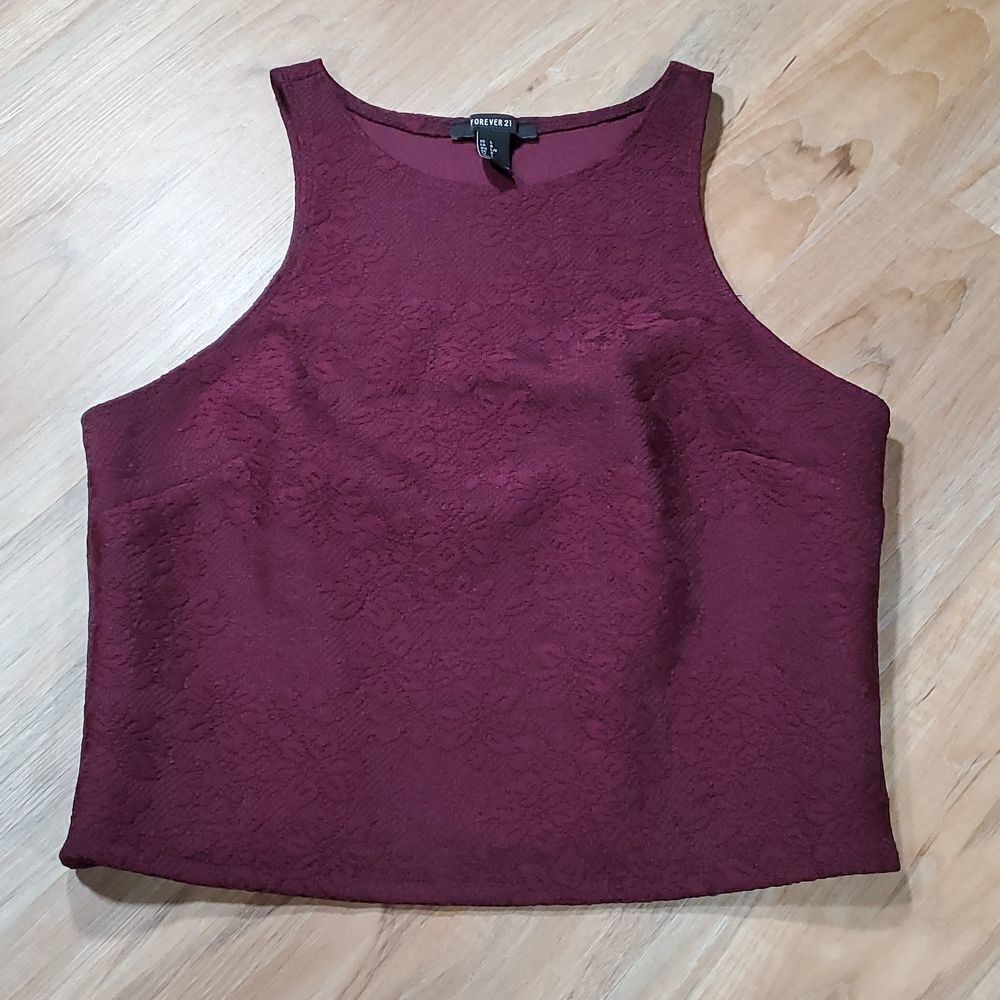 🔺️Forever 21 Wine Textured Sleeveless Fitted Cropped Top Large